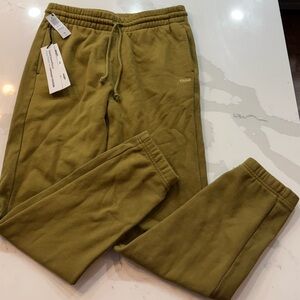 TNA Sweatfleece Cozy Fleece Boyfriend Fit Sweatpants (Olive)